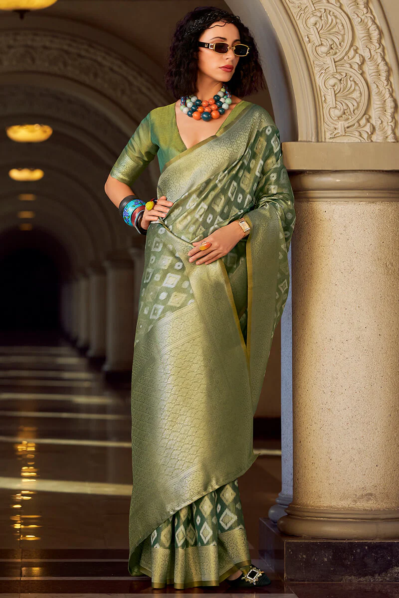Vivacious Green Soft Banarasi Tissue Silk Saree With Excellent Blouse Piece - Image 3