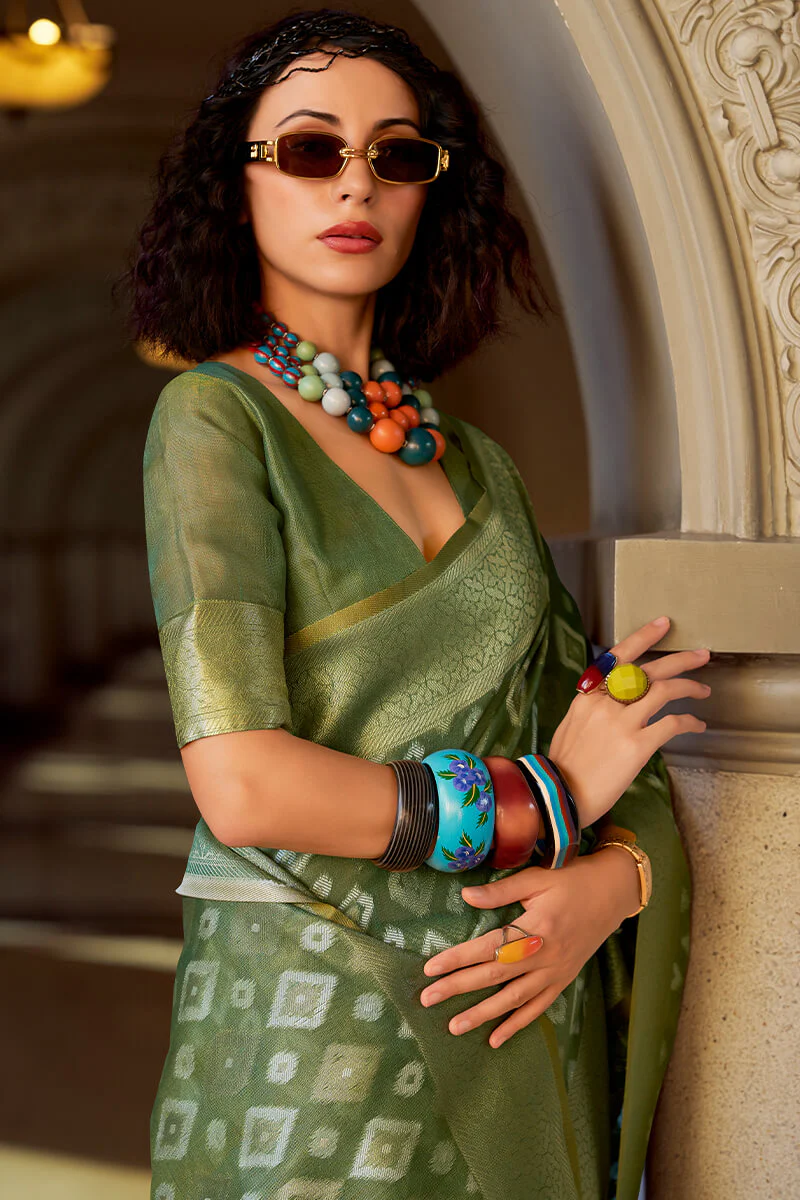 Vivacious Green Soft Banarasi Tissue Silk Saree With Excellent Blouse Piece - Image 4