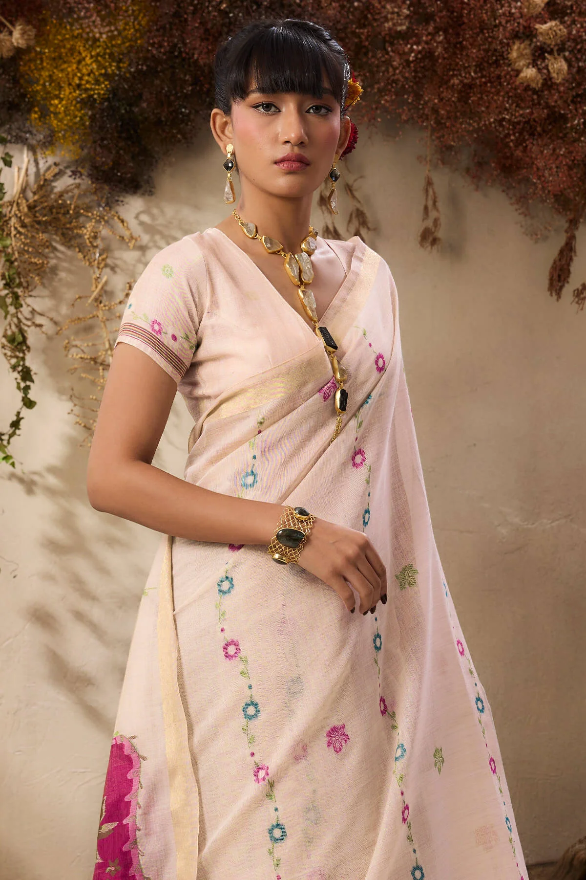 Winsome Beige Pure Munga Cotton Saree With Majesty Blouse Piece - Image 2