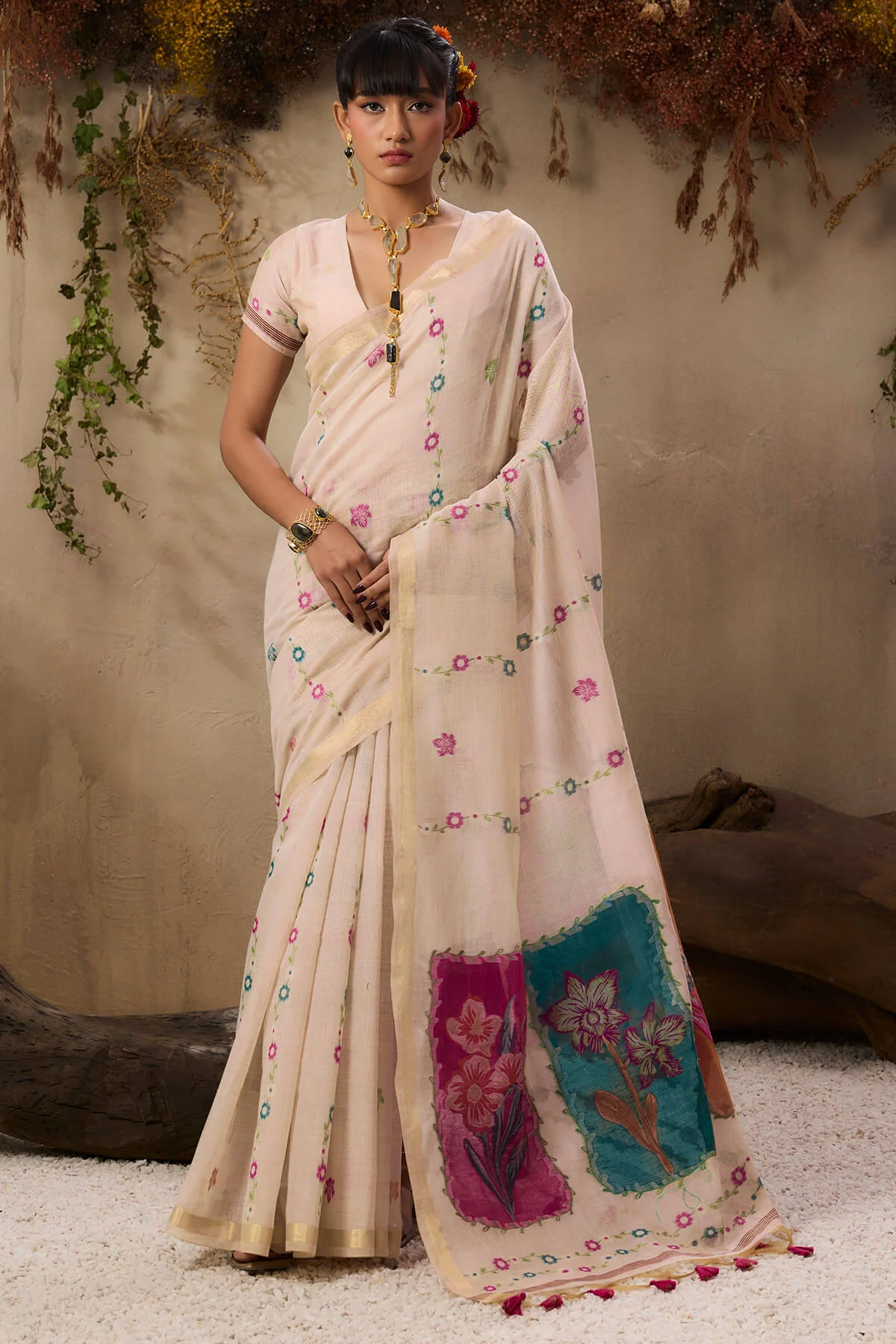 Winsome Beige Pure Munga Cotton Saree With Majesty Blouse Piece - Image 3