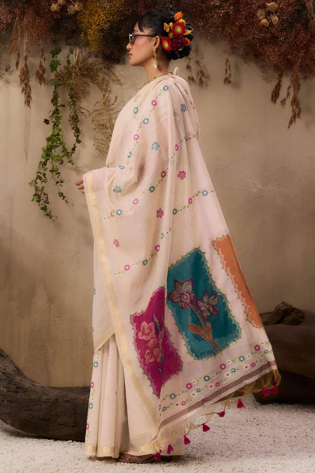 Winsome Beige Pure Munga Cotton Saree With Majesty Blouse Piece - Image 7