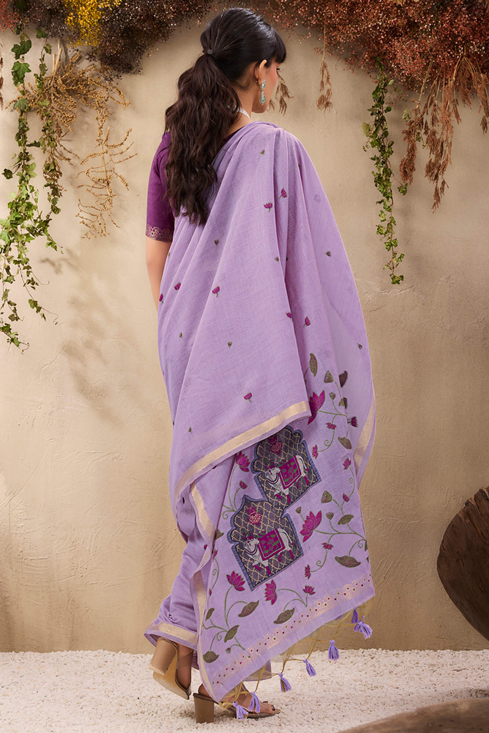 Winsome Lavender Cotton Silk Saree With Innovative Blouse Piece - Image 6