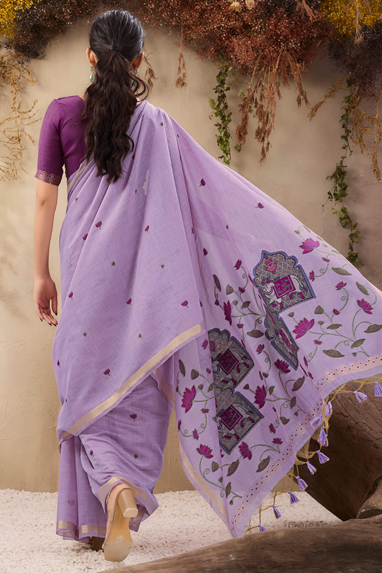 Winsome Lavender Cotton Silk Saree With Innovative Blouse Piece - Image 7