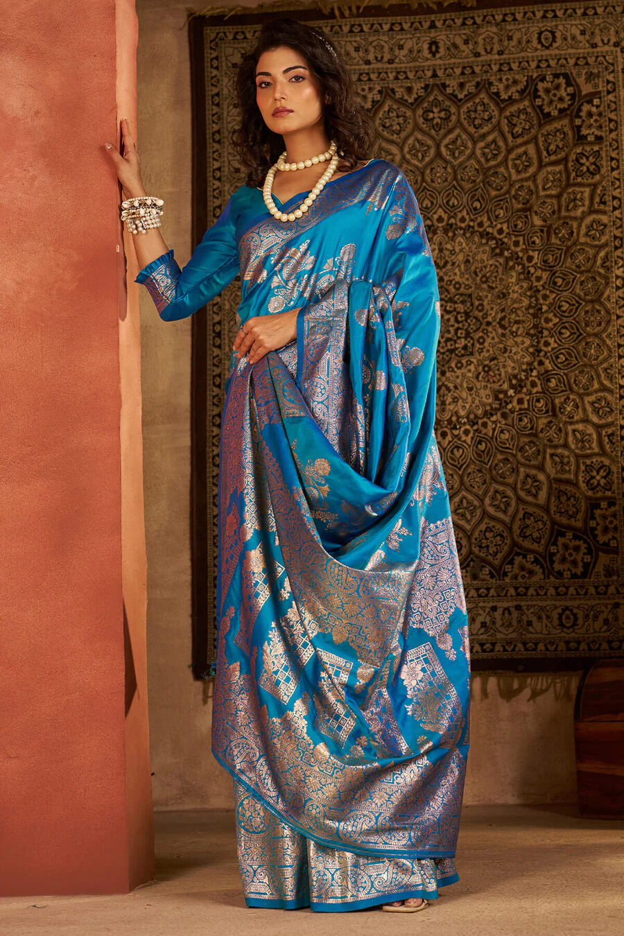Woebegone Firozi Pure Zari Weaving Banarasi Silk Saree With Seraphic Blouse Piece - Image 5