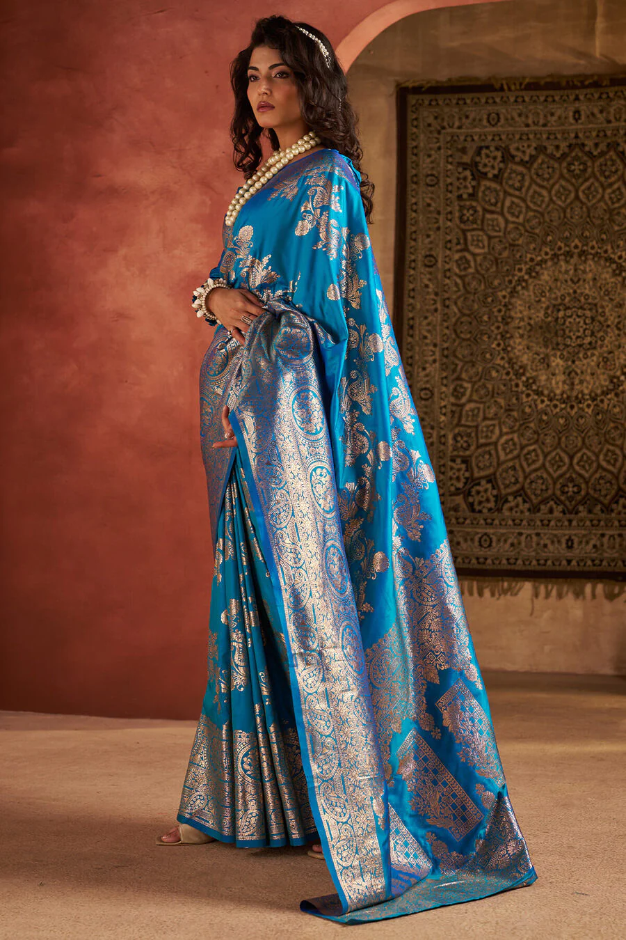 Woebegone Firozi Pure Zari Weaving Banarasi Silk Saree With Seraphic Blouse Piece - Image 6