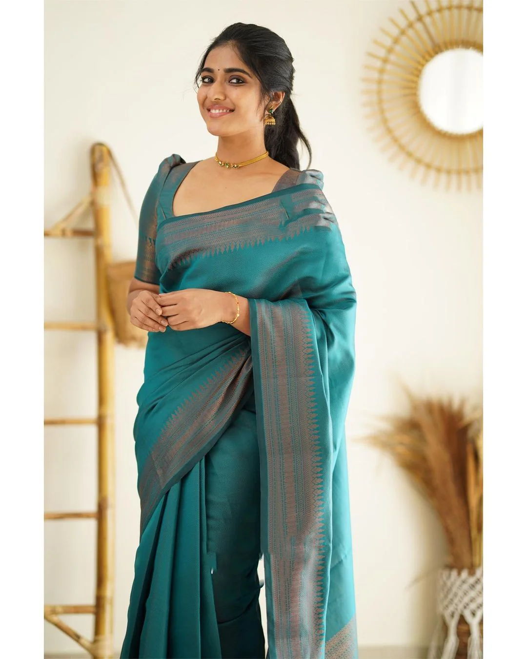 Woebegone Rama Soft Silk Saree With Fragrant Blouse Piece - Image 4