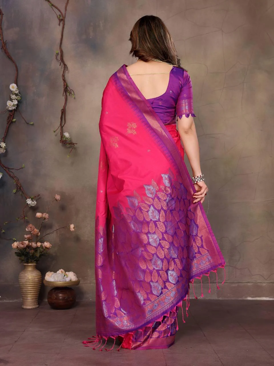 Wonderful Magenta Soft Banarasi Silk Saree With Trendy Blouse Piece - Image 5
