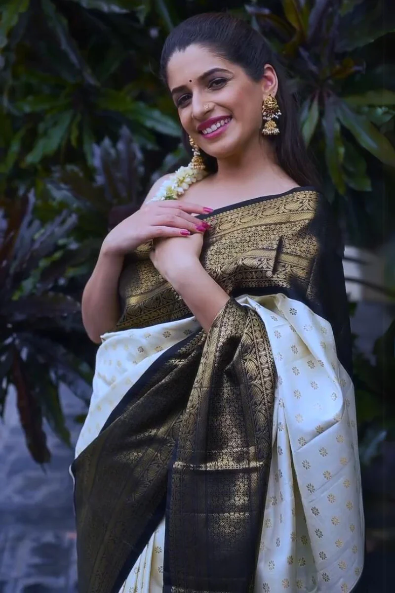 Wonderful Off White Soft Silk Saree With Desiring Blouse Piece - Image 3