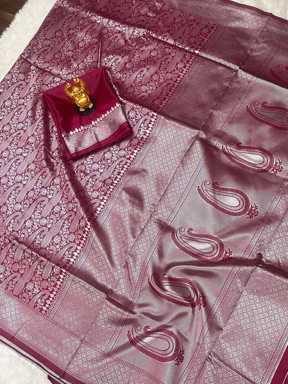 Wonderful Wine Soft Banarasi Silk Saree with Stylish Blouse Piece - Image 7