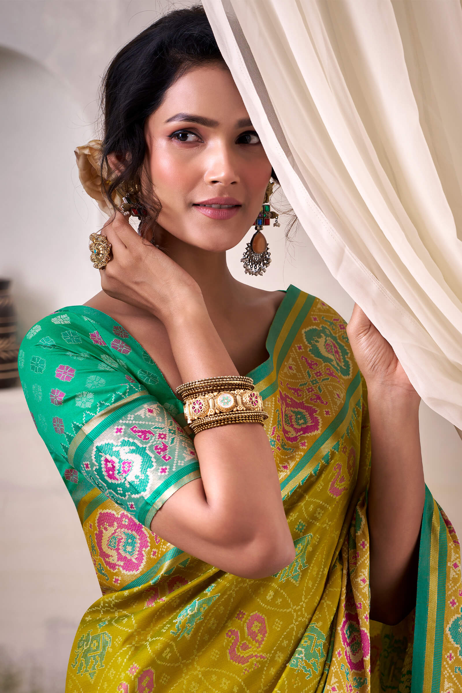 Zephyr Mehndi Patola Silk Saree With Inspiring Blouse Piece - Image 4
